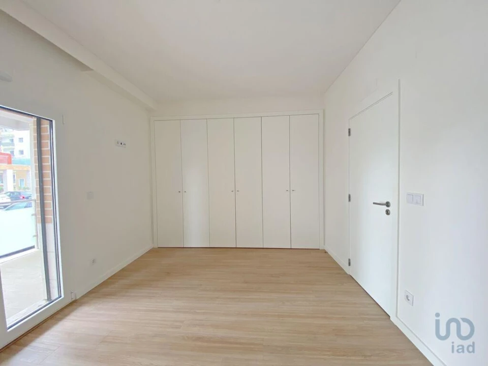 Apartamento T2 para Arrendamento em Ramada e Caneças Foto 14