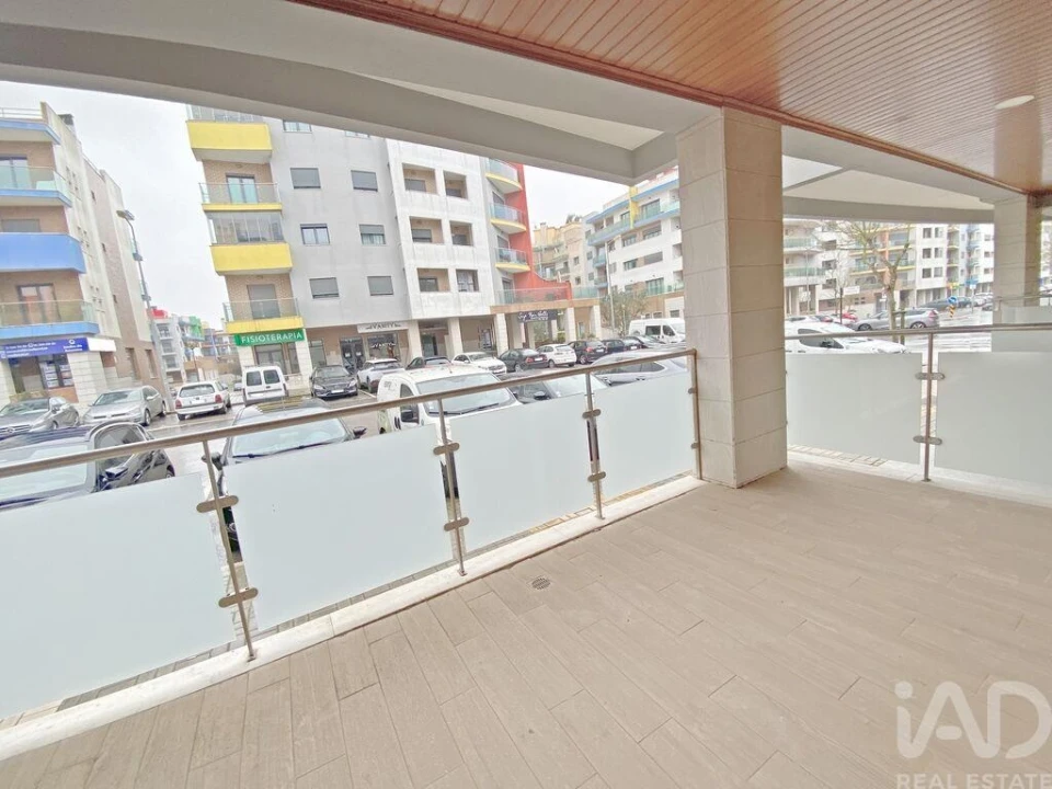 Apartamento T2 para Arrendamento em Ramada e Caneças Foto 16