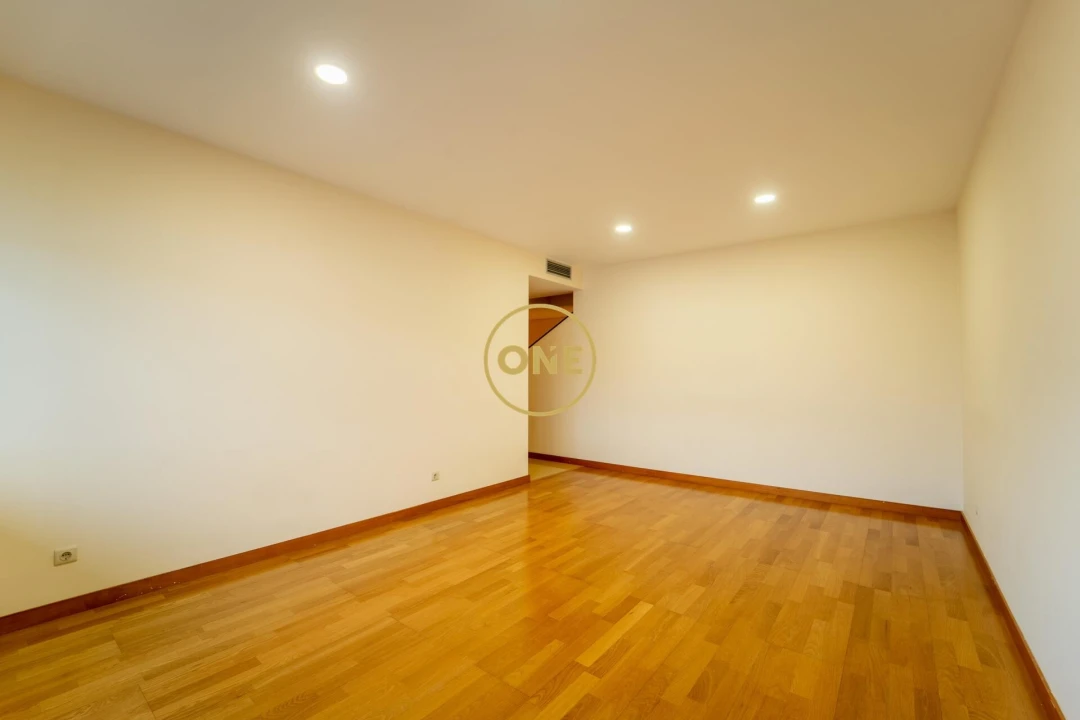 Apartamento T4 para Venda em Ponta Delgada (São Pedro) Foto 24