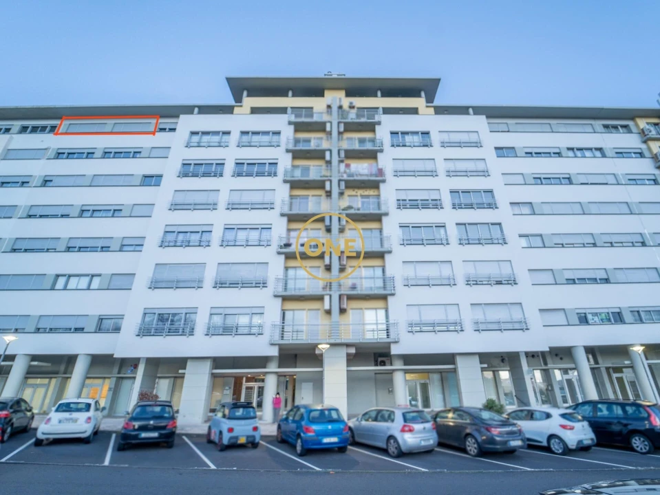 Apartamento T4 para Venda em Ponta Delgada (São Pedro) Foto 1