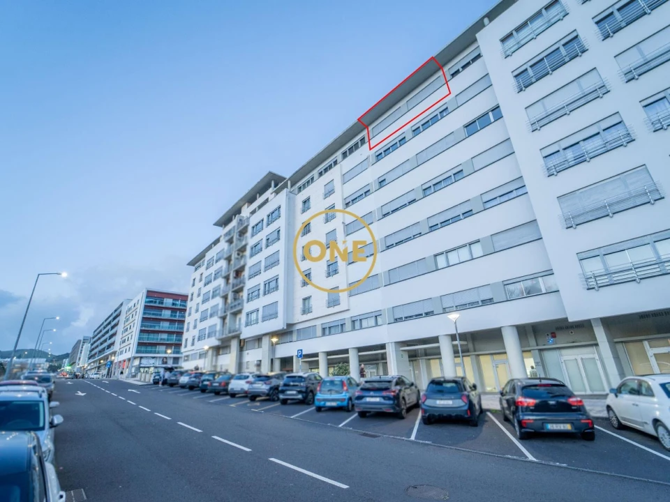 Apartamento T4 para Venda em Ponta Delgada (São Pedro) Foto 32