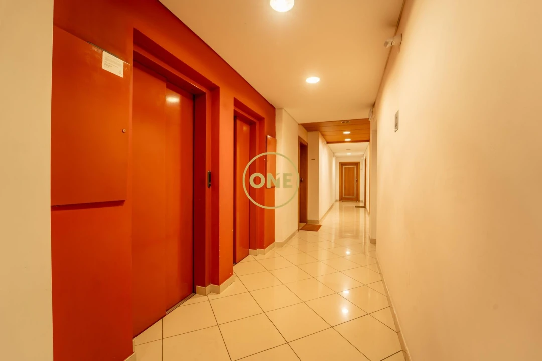 Apartamento T4 para Venda em Ponta Delgada (São Pedro) Foto 3