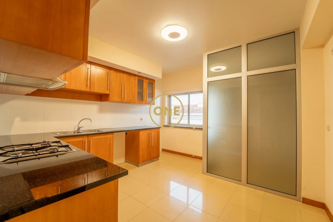 Apartamento T4 para Venda em Ponta Delgada (São Pedro) Foto 18