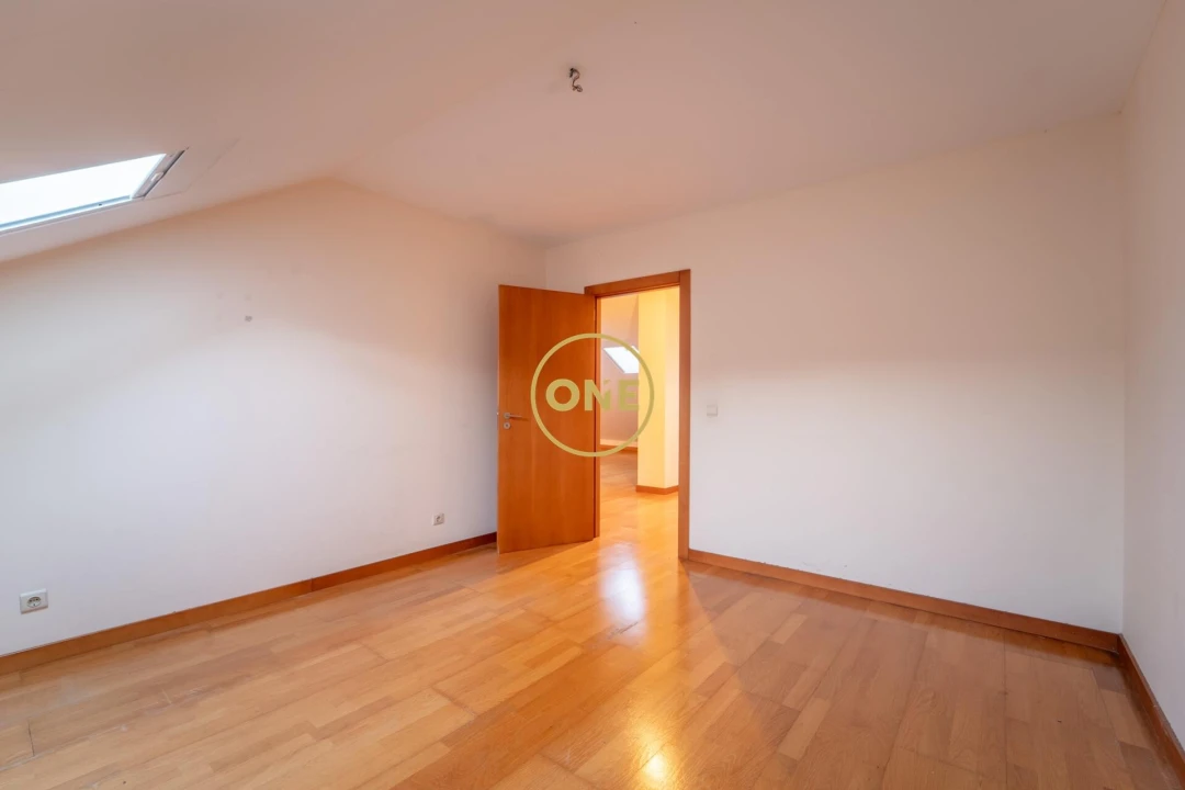 Apartamento T4 para Venda em Ponta Delgada (São Pedro) Foto 6
