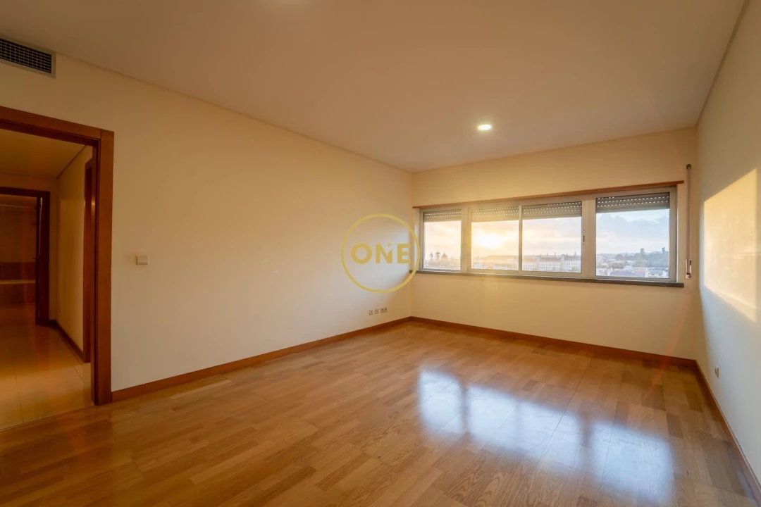 Apartamento T4 para Venda em Ponta Delgada (São Pedro) Foto 29