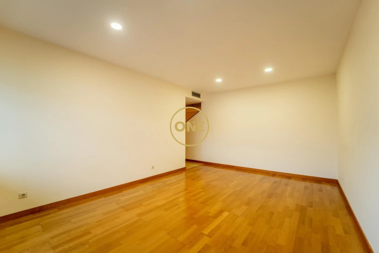 Apartamento T4 para Venda em Ponta Delgada (São Pedro) Foto 24