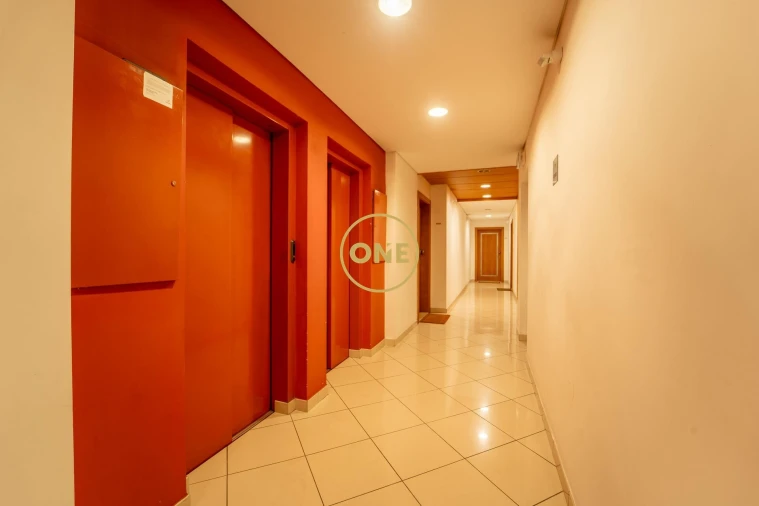 Apartamento T4 para Venda em Ponta Delgada (São Pedro) Foto 3