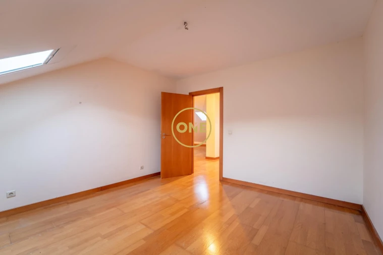 Apartamento T4 para Venda em Ponta Delgada (São Pedro) Foto 6