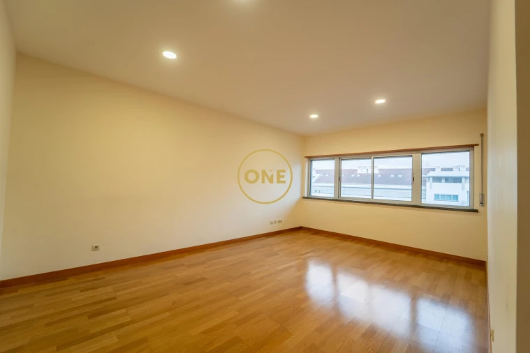 Apartamento T4 para Venda em Ponta Delgada (São Pedro) Foto 22