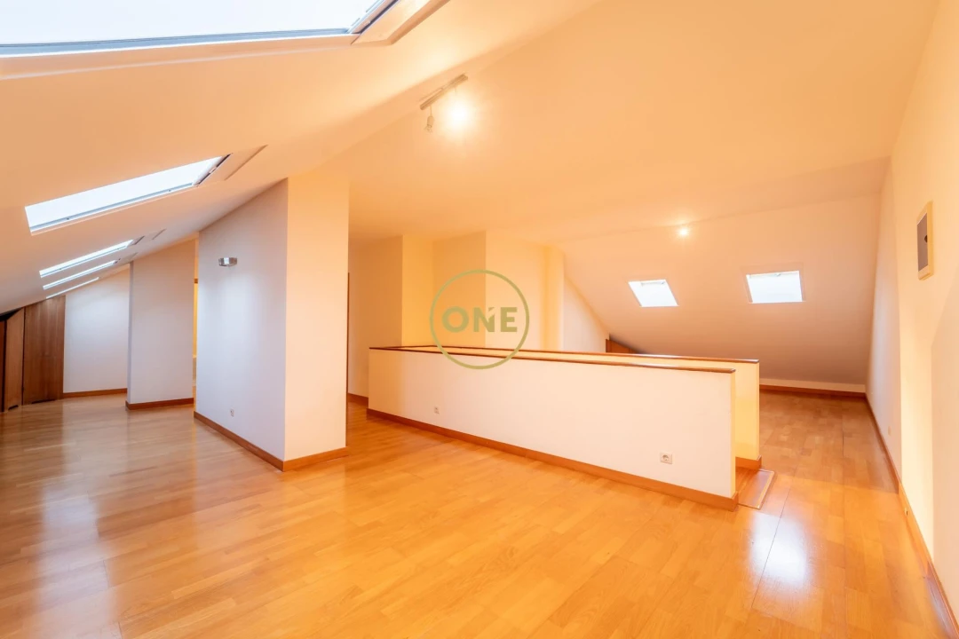 Apartamento T4 para Venda em Ponta Delgada (São Pedro) Foto 9