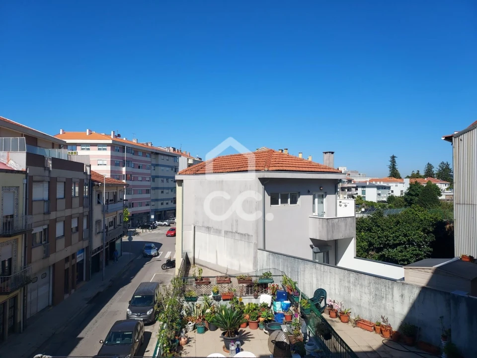 Apartamento T4 para Arrendamento em Paranhos Foto 16