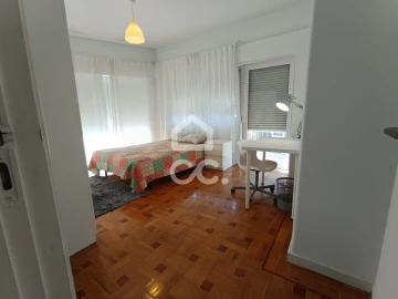 Apartamento T4 para Arrendamento em Paranhos