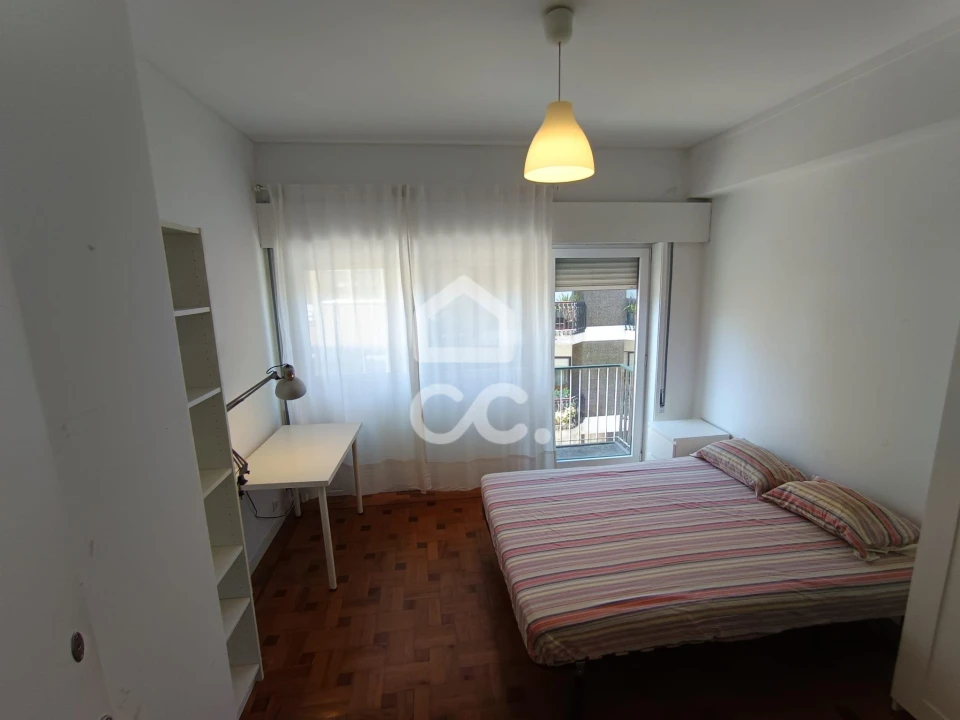 Apartamento T4 para Arrendamento em Paranhos Foto 9
