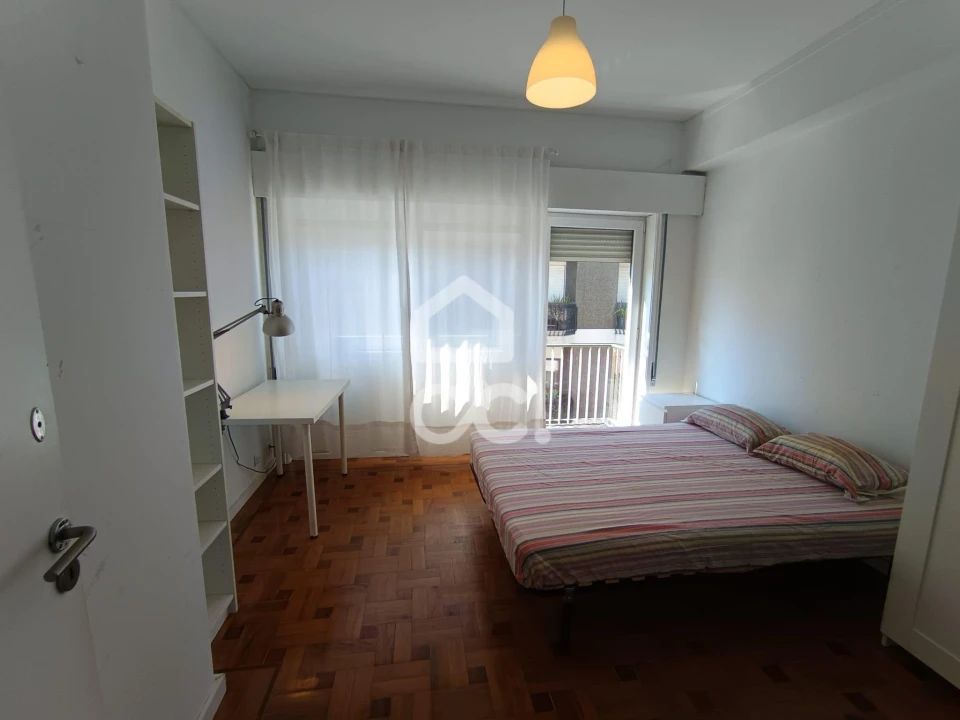 Apartamento T4 para Arrendamento em Paranhos Foto 8