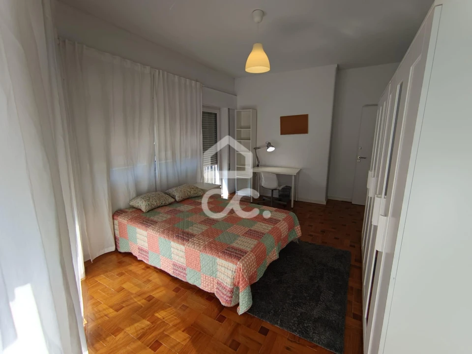Apartamento T4 para Arrendamento em Paranhos Foto 7