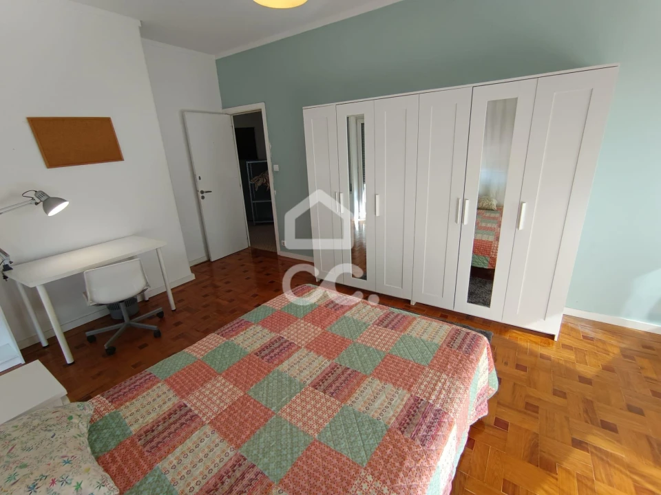 Apartamento T4 para Arrendamento em Paranhos Foto 6