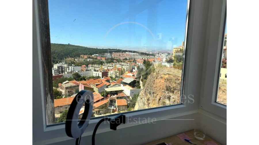 Apartamento T1 para Arrendamento em Campolide Foto 34