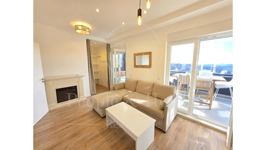 Apartamento T1 para Arrendamento em Campolide Foto 13