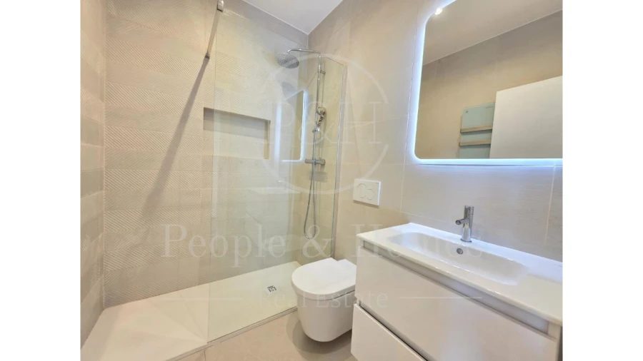 Apartamento T1 para Arrendamento em Campolide Foto 36