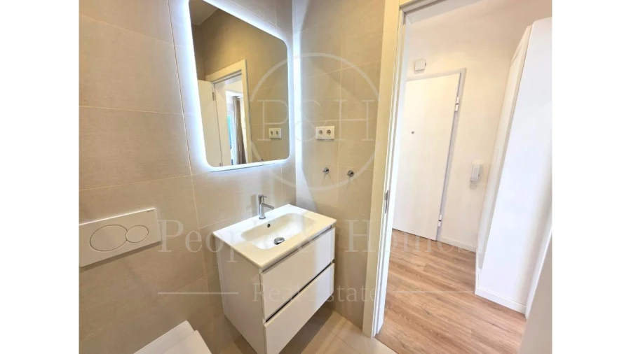 Apartamento T1 para Arrendamento em Campolide Foto 37