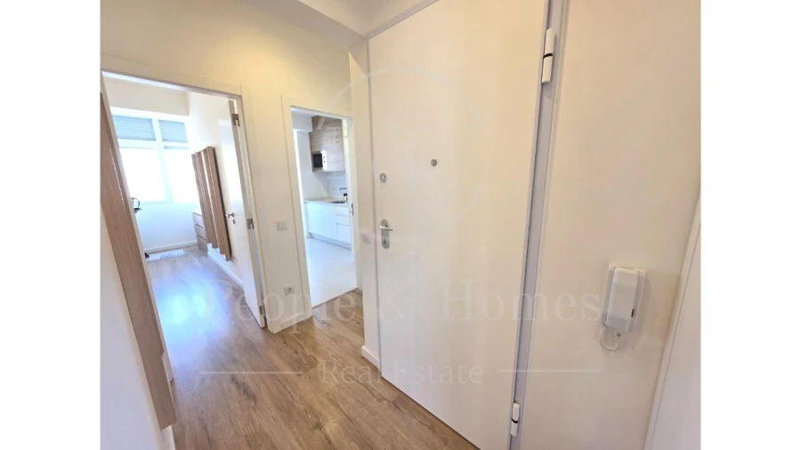 Apartamento T1 para Arrendamento em Campolide Foto 23