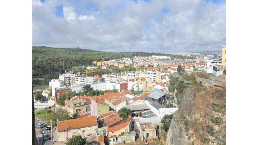 Apartamento T1 para Arrendamento em Campolide Foto 35