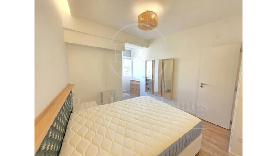 Apartamento T1 para Arrendamento em Campolide Foto 31