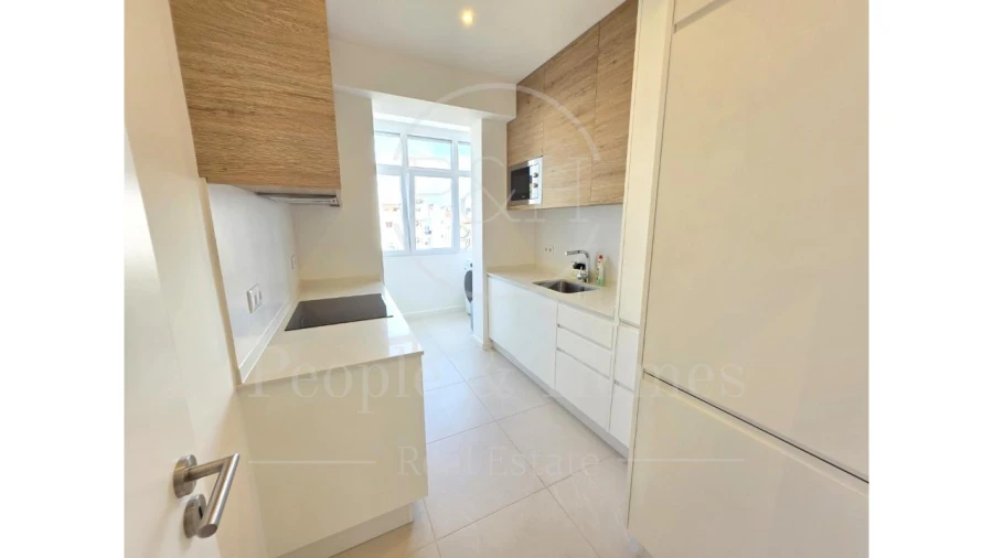 Apartamento T1 para Arrendamento em Campolide Foto 26