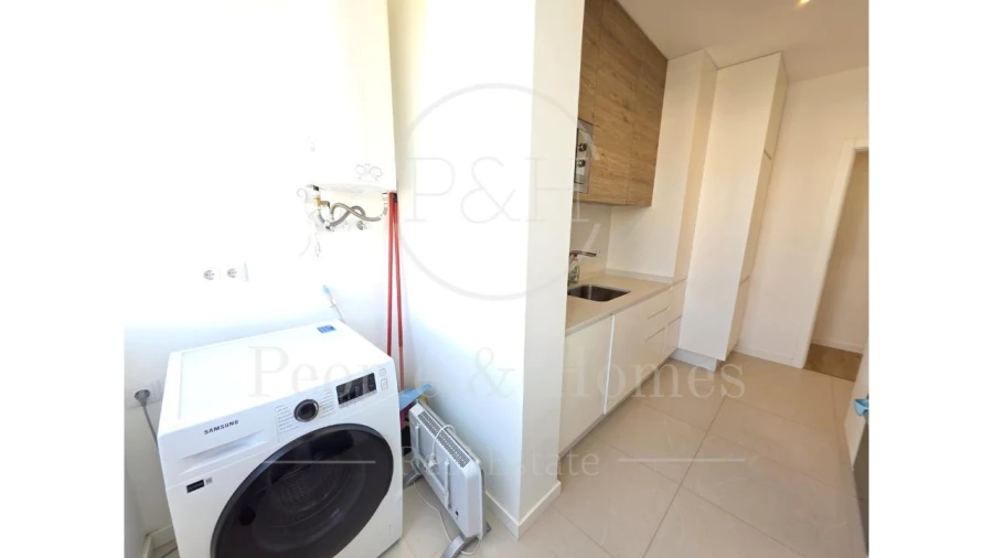 Apartamento T1 para Arrendamento em Campolide Foto 28