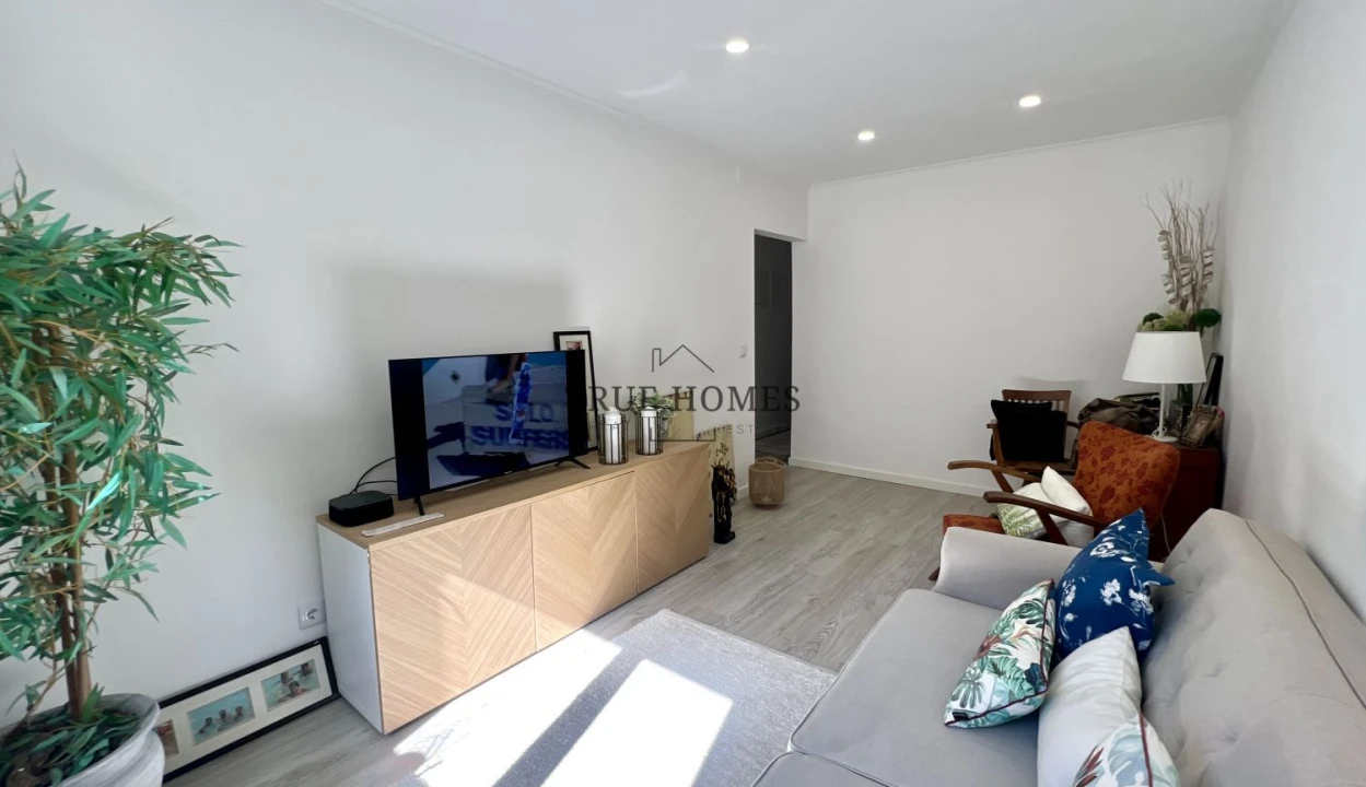 Apartamento T2 para Venda em Almada, Cova da Piedade, Pragal e Cacilhas Foto 2