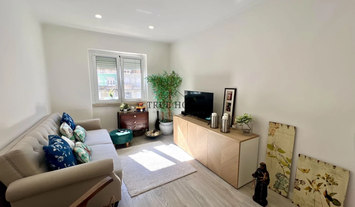 Apartamento T2 para Venda em Almada, Cova da Piedade, Pragal e Cacilhas Foto 1