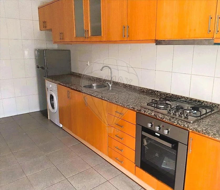 Apartamento T2 para Venda em Ermesinde Foto 3