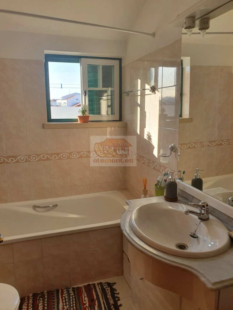 Apartamento T2 para Venda em Grândola e Santa Margarida da Serra Foto 8