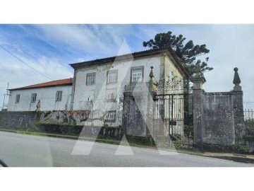 Moradia T7 para Venda em Santa Marta de Portuzelo