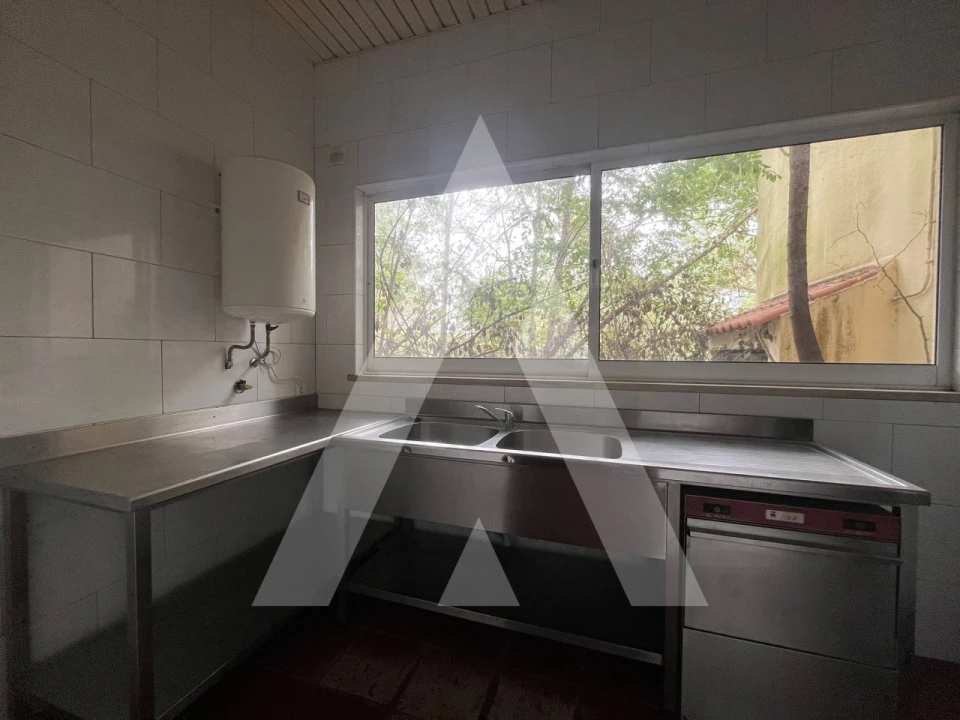 Prédio para Venda em A dos Negros Foto 28