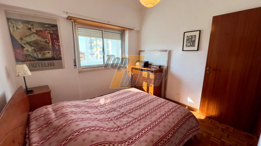 Apartamento T1 para Venda em Costa da Caparica Foto 11