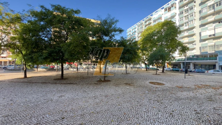 Apartamento T1 para Venda em Costa da Caparica Foto 16