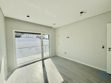 Moradia T4 para Venda em Fernao Ferro