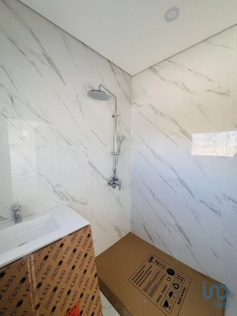 Moradia T4 para Venda em Fernao Ferro