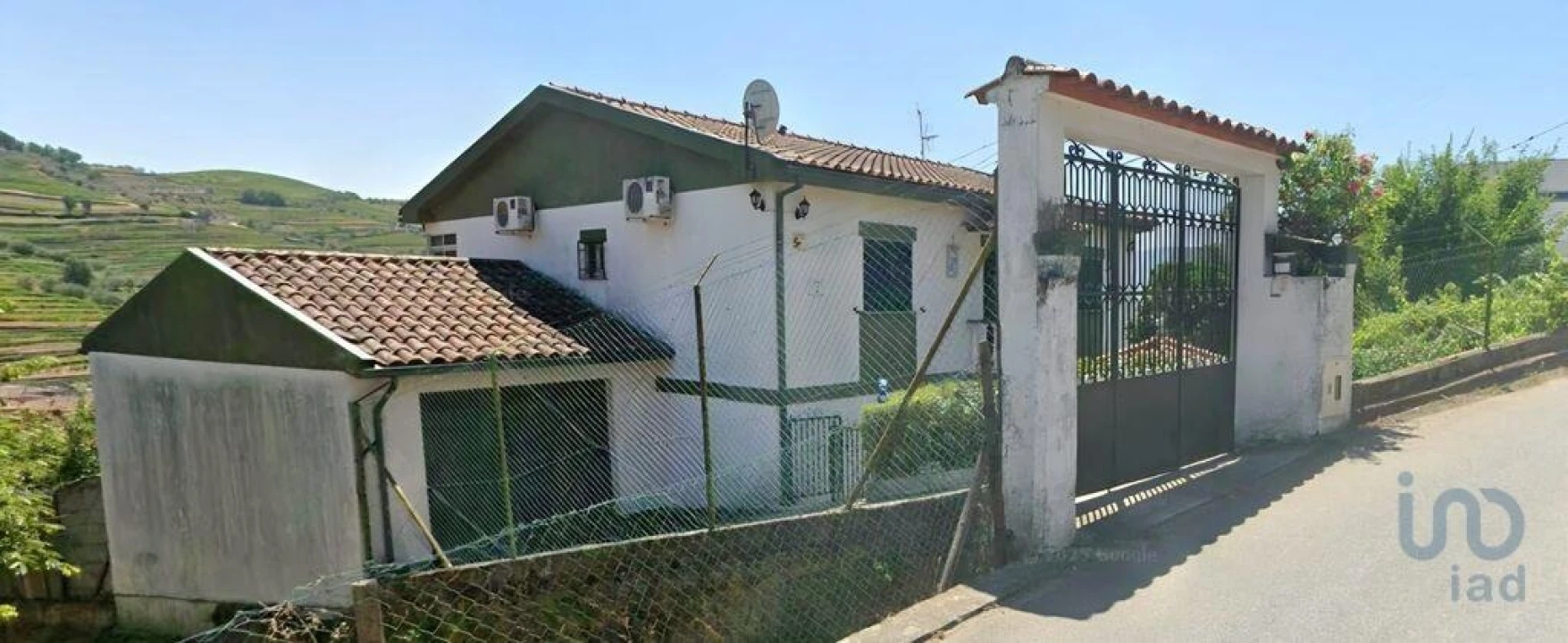 Moradia T4 para Venda em Peso da Régua e Godim Foto 1