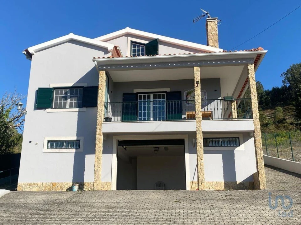 Moradia T2 para Venda em Vila Verde dos Francos Foto 1