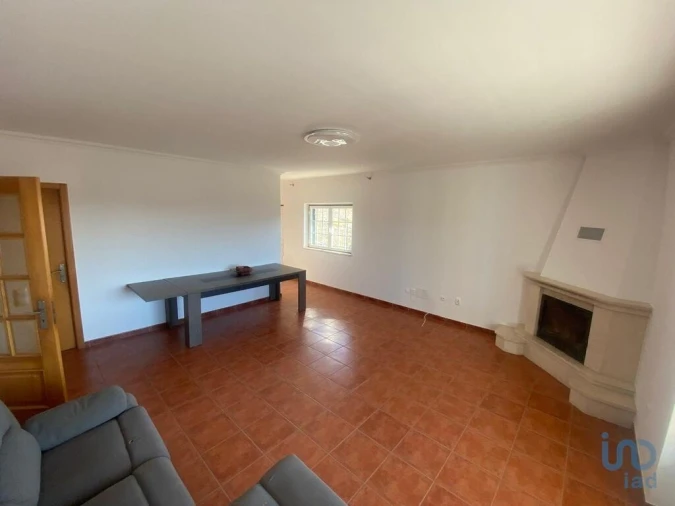 Moradia T2 para Venda em Vila Verde dos Francos Foto 6