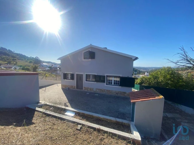 Moradia T2 para Venda em Vila Verde dos Francos Foto 2