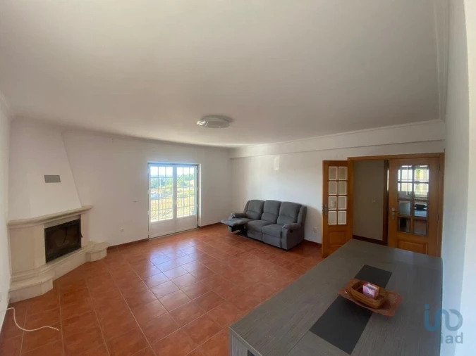 Moradia T2 para Venda em Vila Verde dos Francos Foto 5