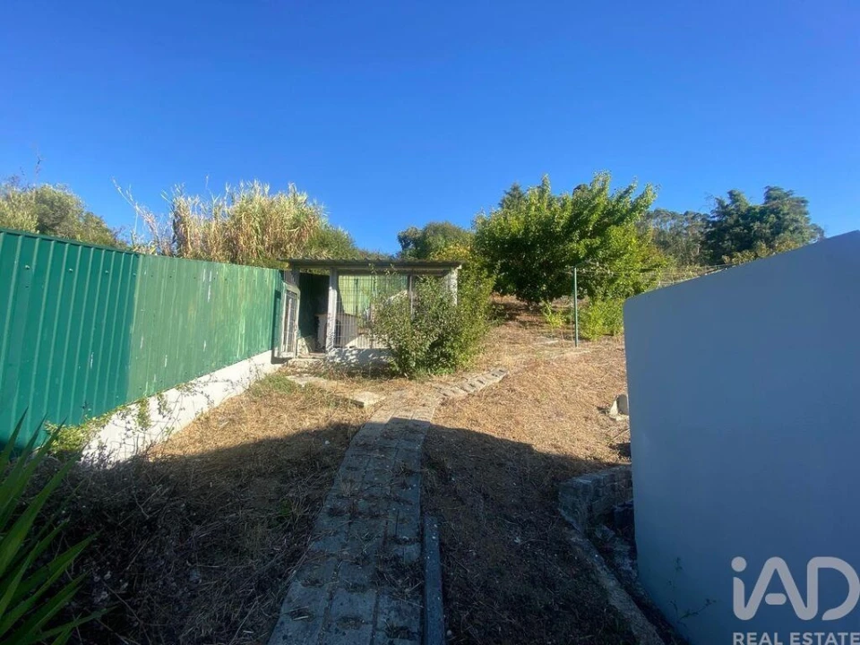 Moradia T2 para Venda em Vila Verde dos Francos Foto 16