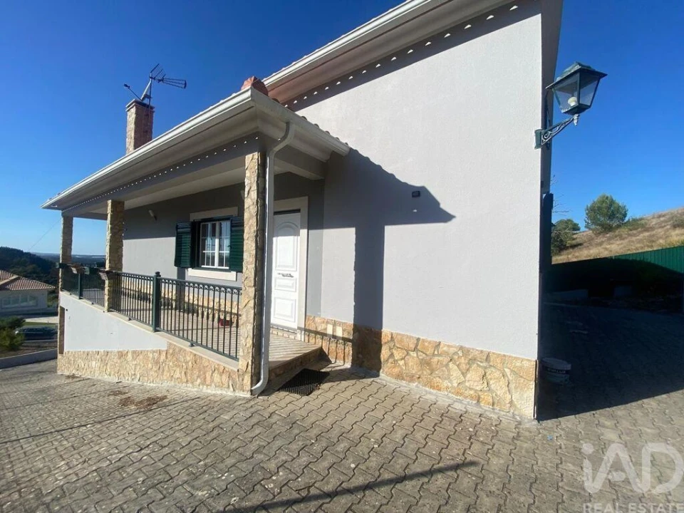 Moradia T2 para Venda em Vila Verde dos Francos Foto 19