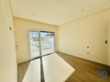 Moradia T4 para Venda em Fernao Ferro