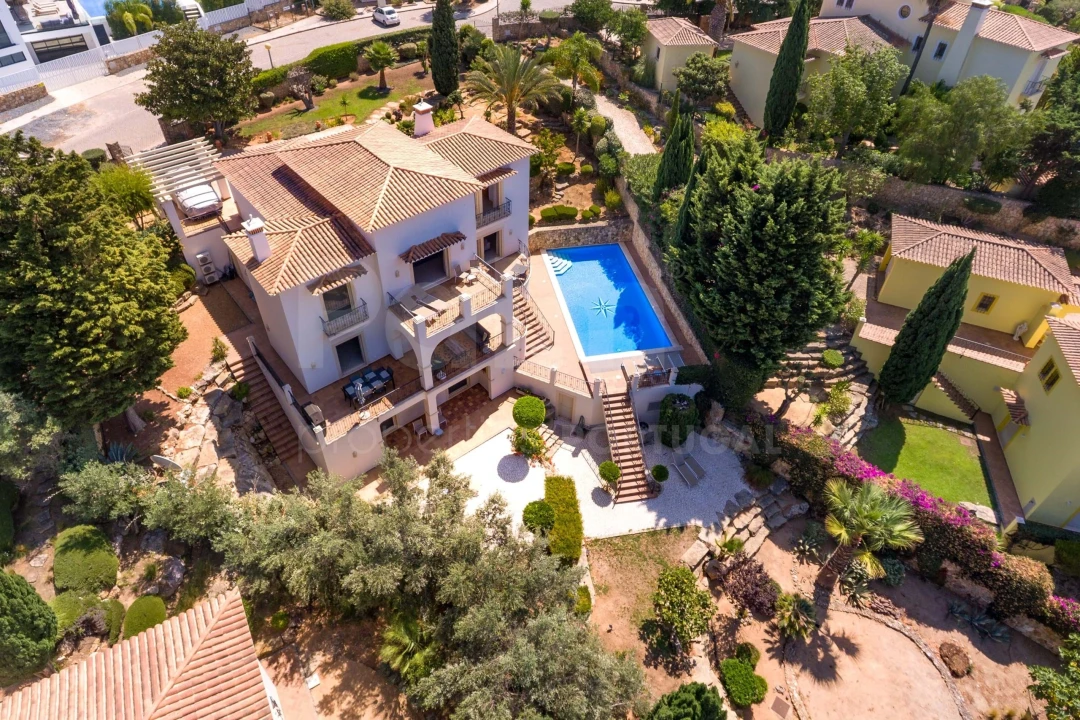 Moradia T5 para Venda em Ferragudo Foto 1