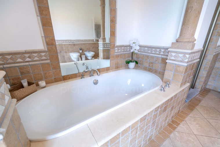 Moradia T5 para Venda em Ferragudo Foto 16