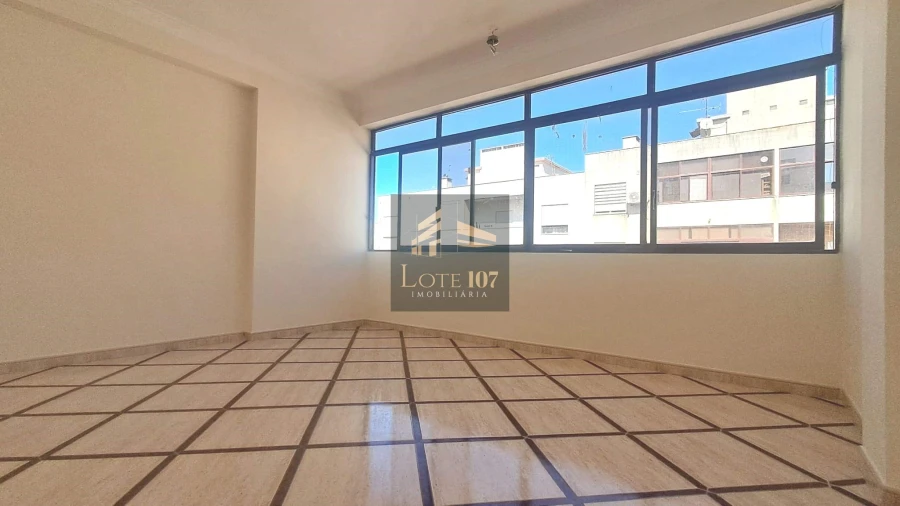 Apartamento T2 para Venda em Seixal Foto 4